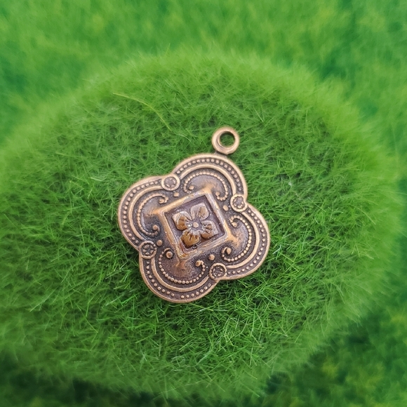 Ornate Brass‎ Pendant P313